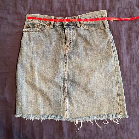 Gap Denim Frayed Hem Mini Skirt - Picture 4 of 6